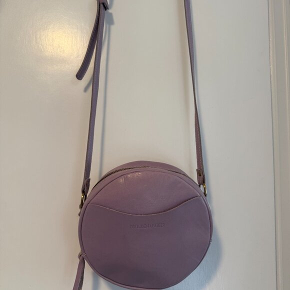 Portland Leather Large Circle Crossbody Bag in Lavender - Picture 2 of 7